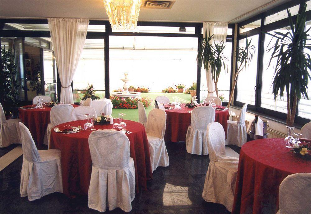 Hotel Esplanade Pescara Exterior photo