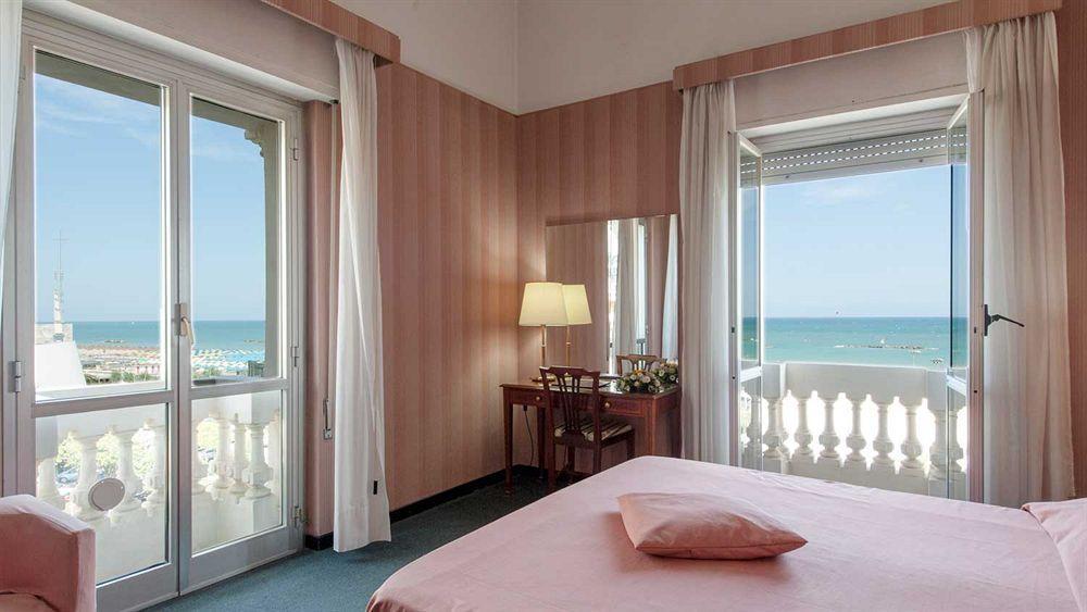 Hotel Esplanade Pescara Exterior photo